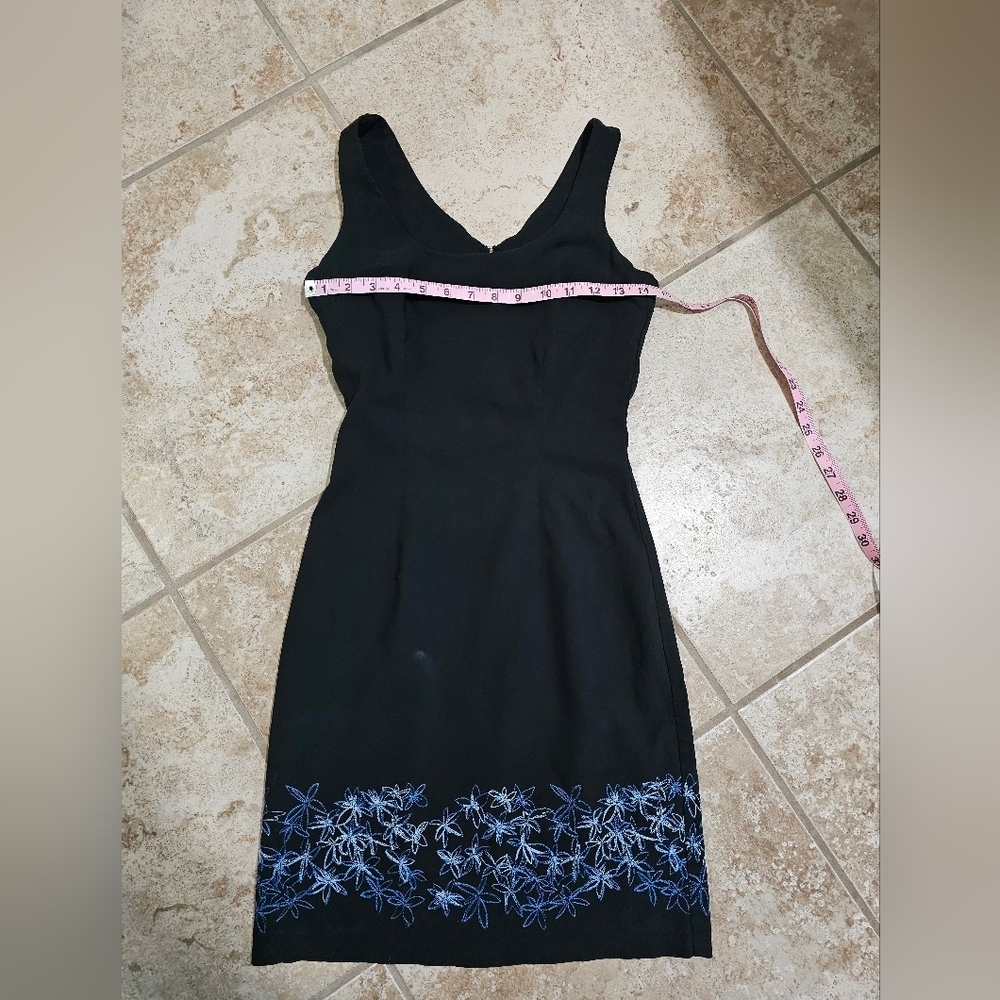 Express Womens 1/2 Mini Dress Black Rayon Floral Embroidery Piece Archival Y2K - Picture 7 of 8